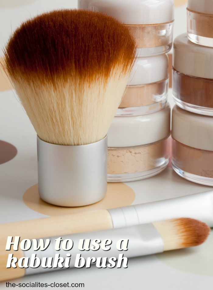 How to use a kabuki brush