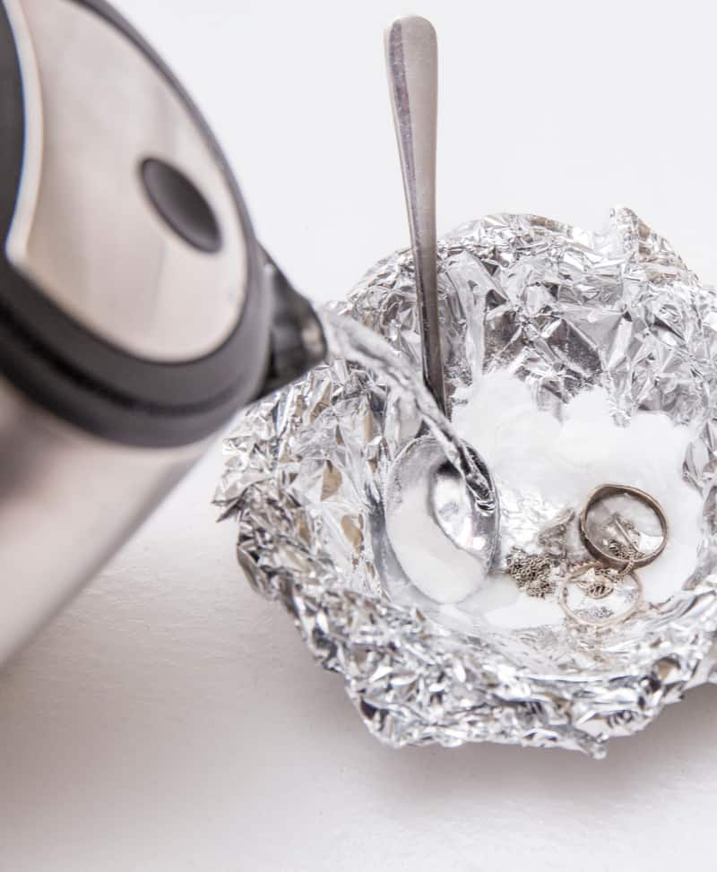 How to make your own jewelry cleaner