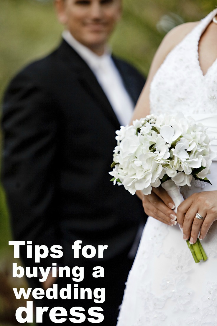 8 Must Read Tips for Buying a Wedding Dress