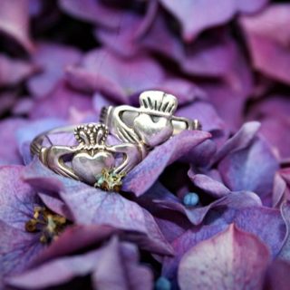 How to Choose a Claddagh Ring and What it Means
