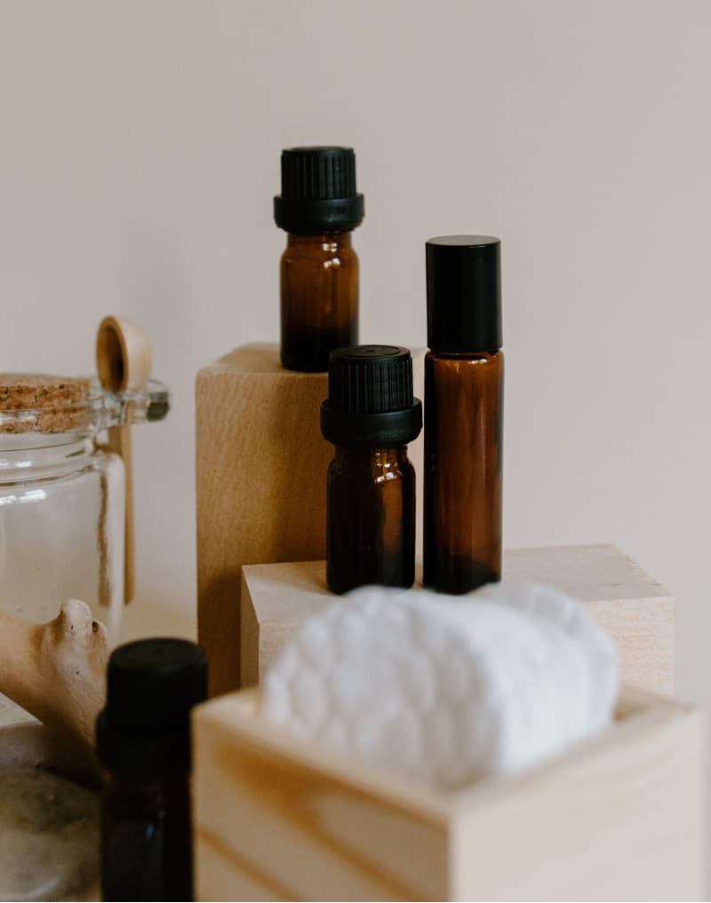 Did you know you can use essential oils for wrinkles? Check out my easy anti-aging essential oil blend recipe and try this today.