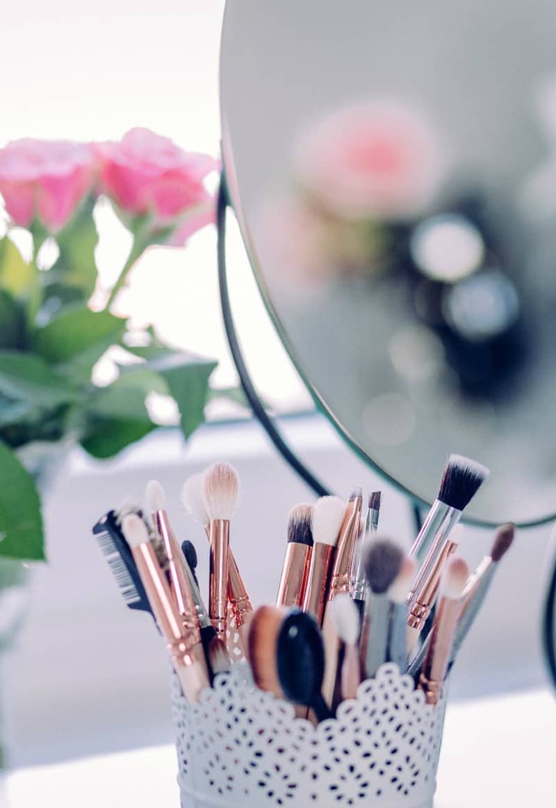 How to Clean Your Makeup Brushes Properly