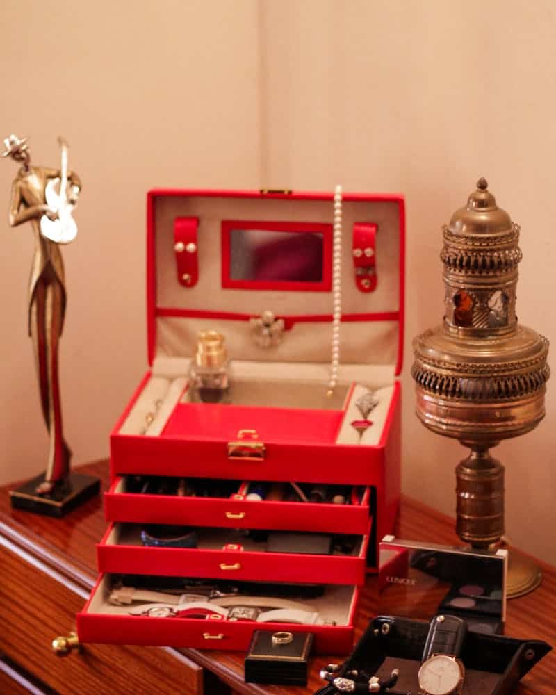 red jewelry box