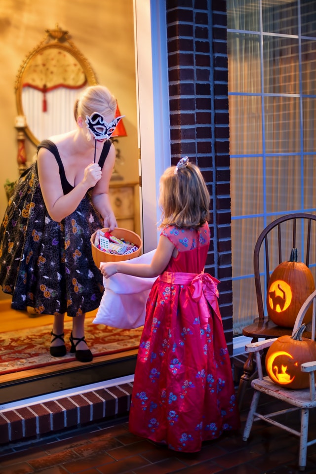 Safe Online Shopping Tips for Halloween and Beyond