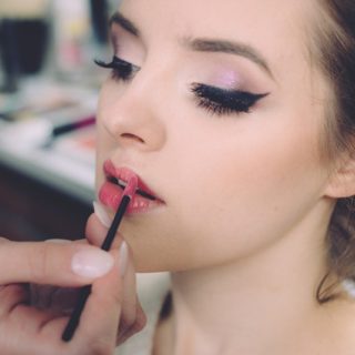 Tips For Choosing The Perfect Gloss For Your Lips