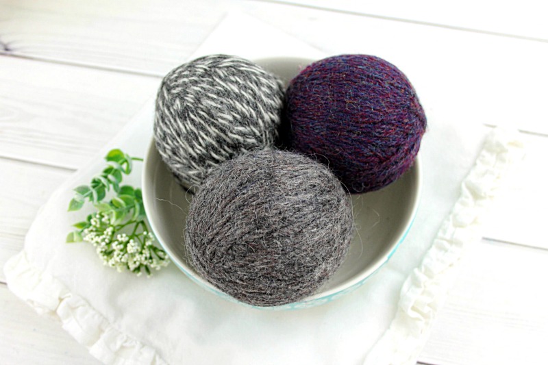 Make Wool Dryer Balls to Reduce Wrinkles in Your Clothes