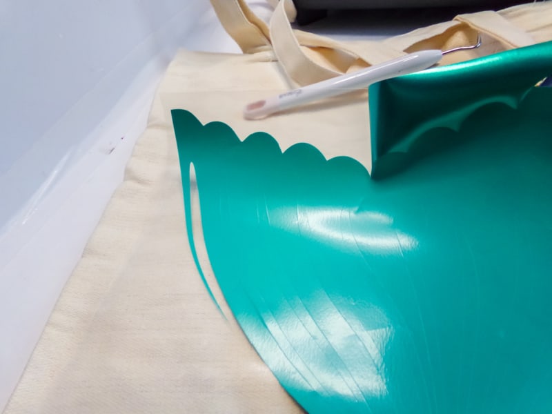 creating the mermaid tail for a canvas bag DIY