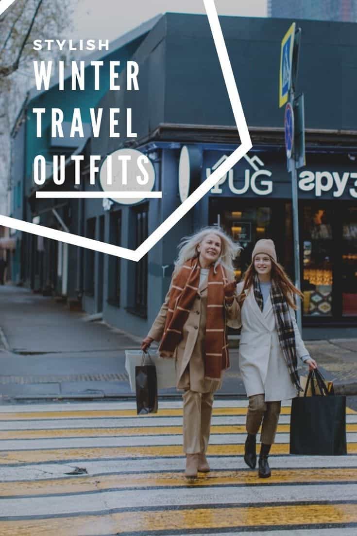 Check out these winter travel outfits. Traveling in winter can be a real drag. It's cold, there is snow everywhere and your clothes get wet from the rain or melted snow.