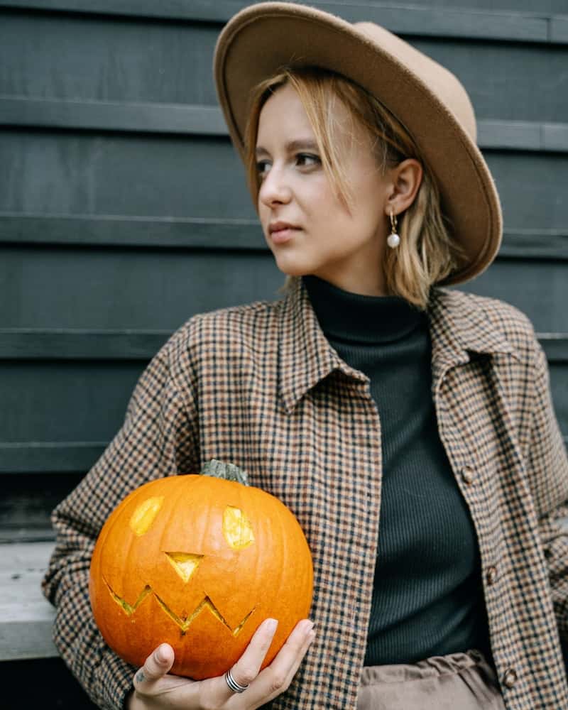 If you're wondering what to wear to a pumpkin patch, check out these cute pumpkin patch ideas to wear when you go pumpkin picking.