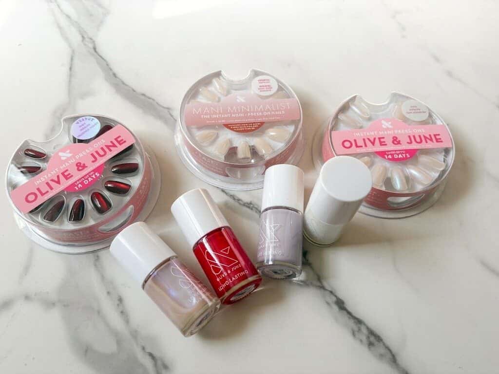 nail polish and press on nails